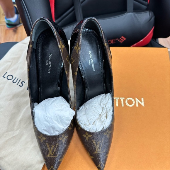 Louis Vuitton heels only worn once - Picture 6 of 7